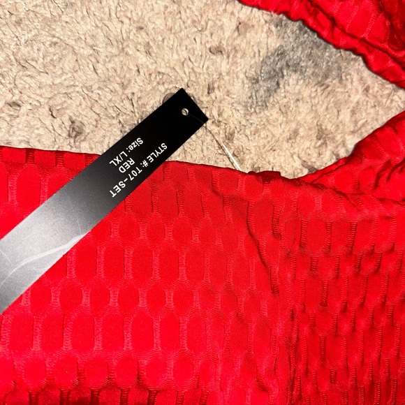 Activewear 2 piece suit red X Large fits like a Large - Picture 12 of 12